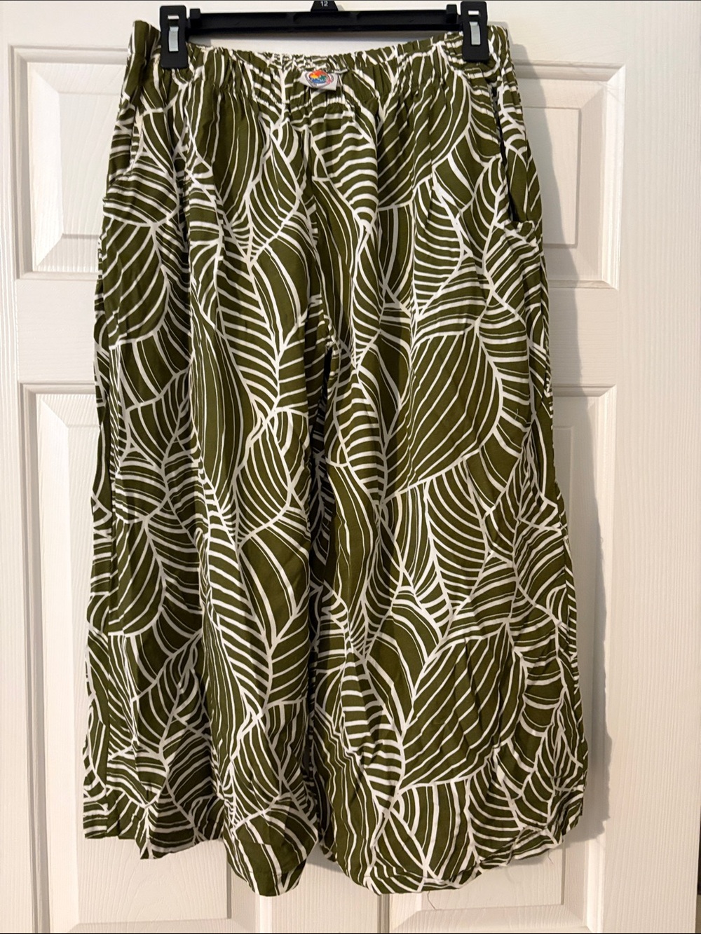 Makai Beach Hawaii Olive Leaf Print Women's Pants - Lowrise